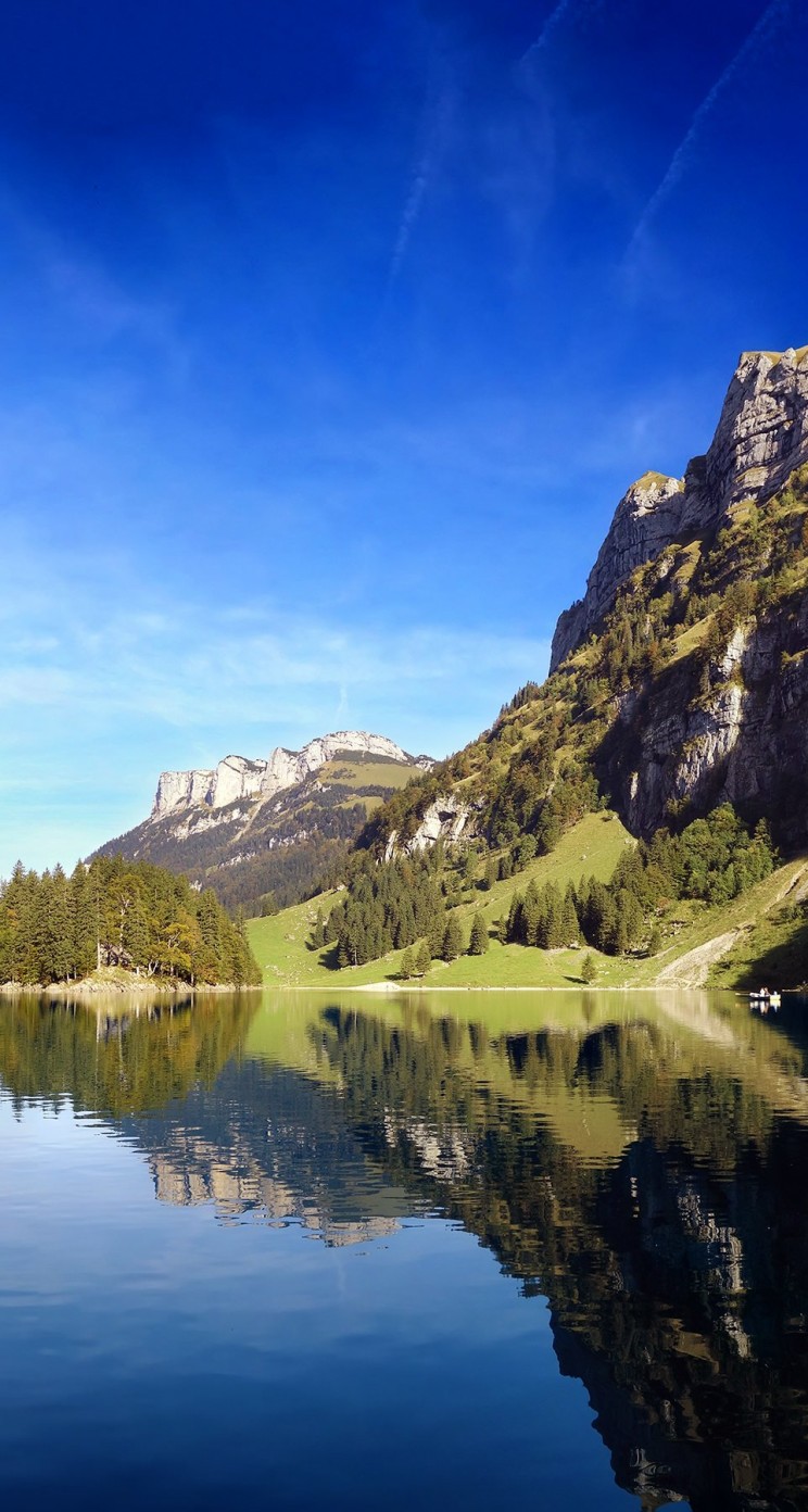 Seealpsee lake in Switzerland Wallpaper for Apple iPhone 5 / 5s