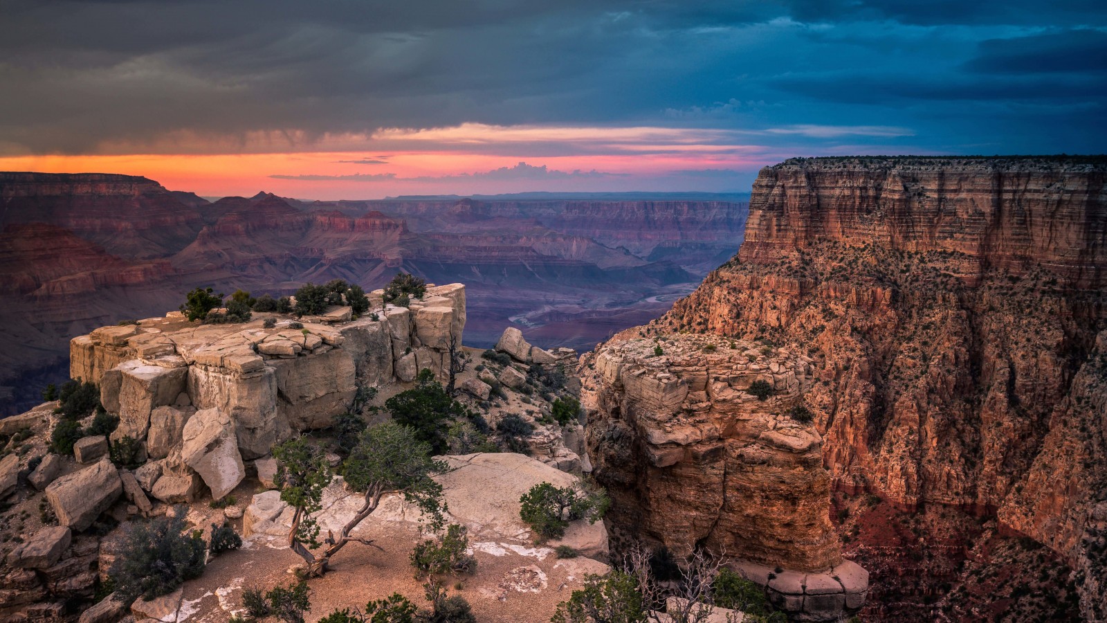 Sunset At The Grand Canyon Wallpaper for Desktop 1600x900