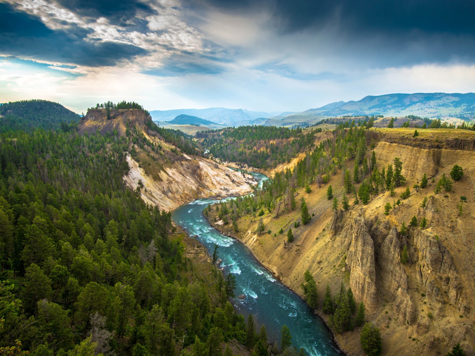 The River, Grand Canyon of Yellowstone National Park, USA Wallpaper for Desktop 1600x1200