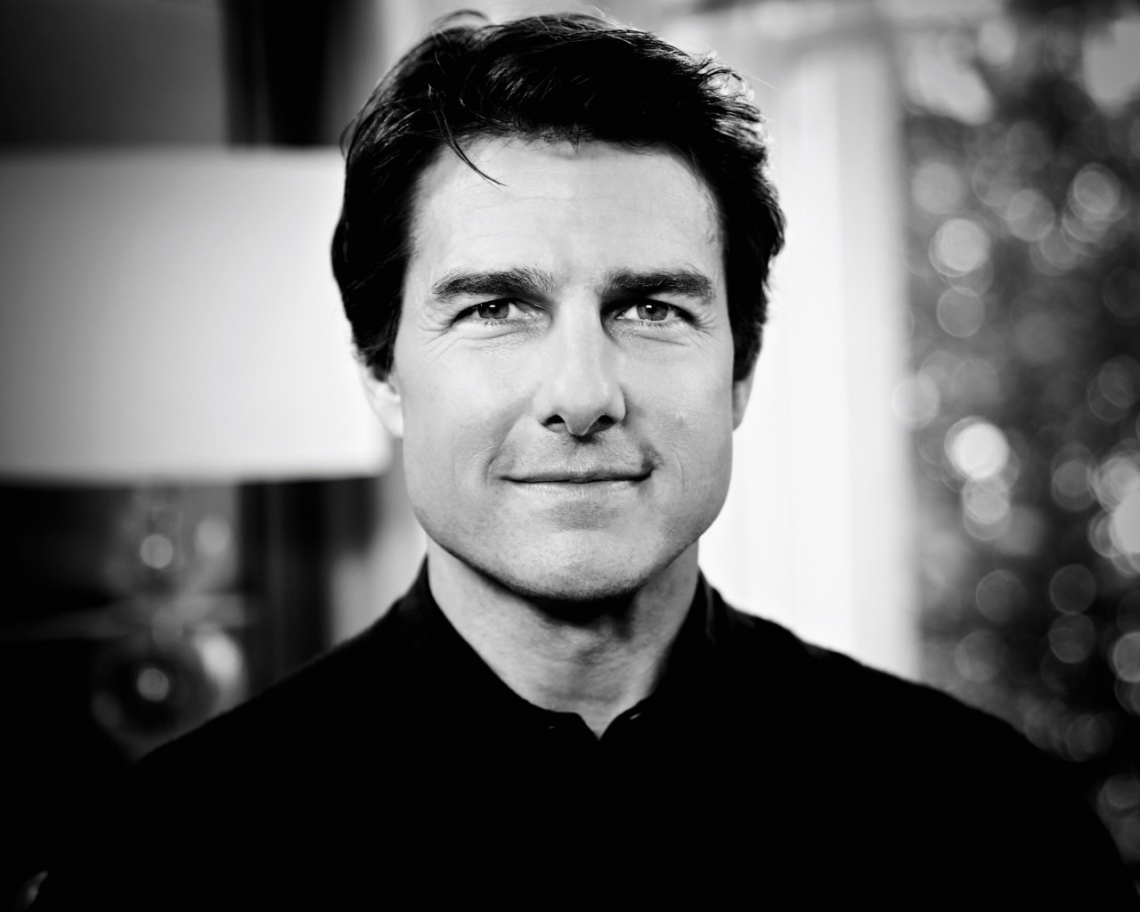 Tom Cruise Black & White Portrait Wallpaper for Desktop 1280x1024