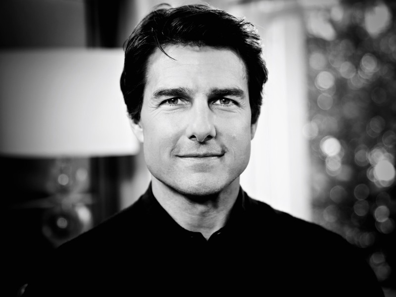 Tom Cruise Black & White Portrait Wallpaper for Desktop 800x600