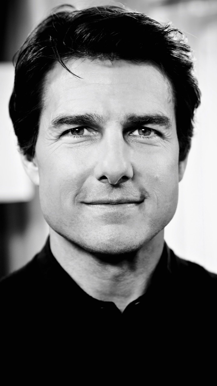 Tom Cruise Black & White Portrait Wallpaper for Motorola Droid Razr HD