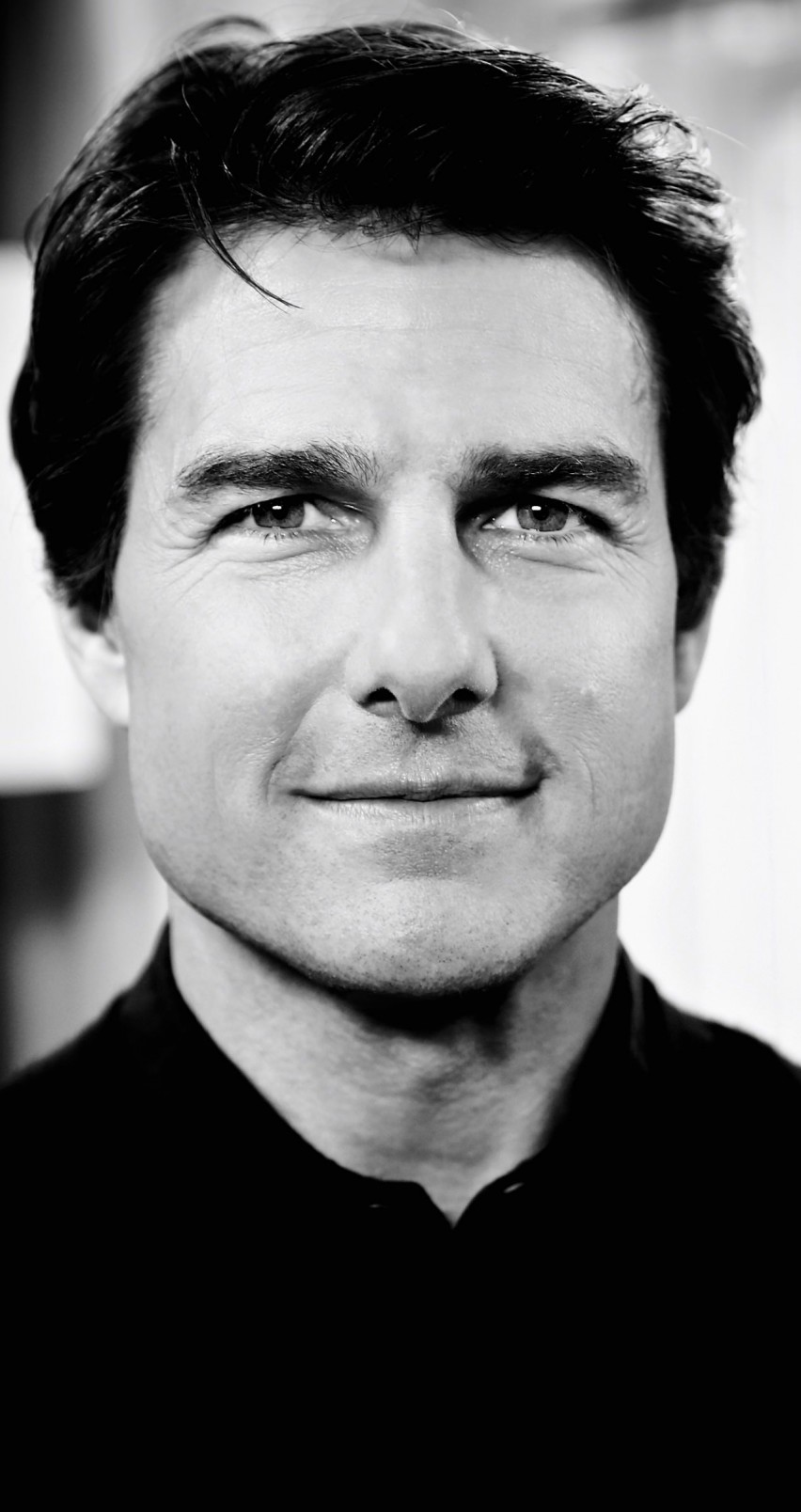 Tom Cruise Black & White Portrait Wallpaper for Apple iPhone 6 / 6s