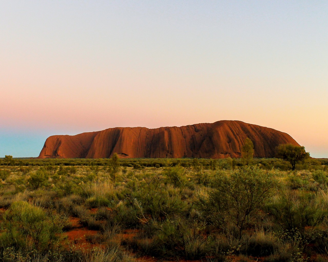 Uluru Sunrise Wallpaper for Desktop 1280x1024