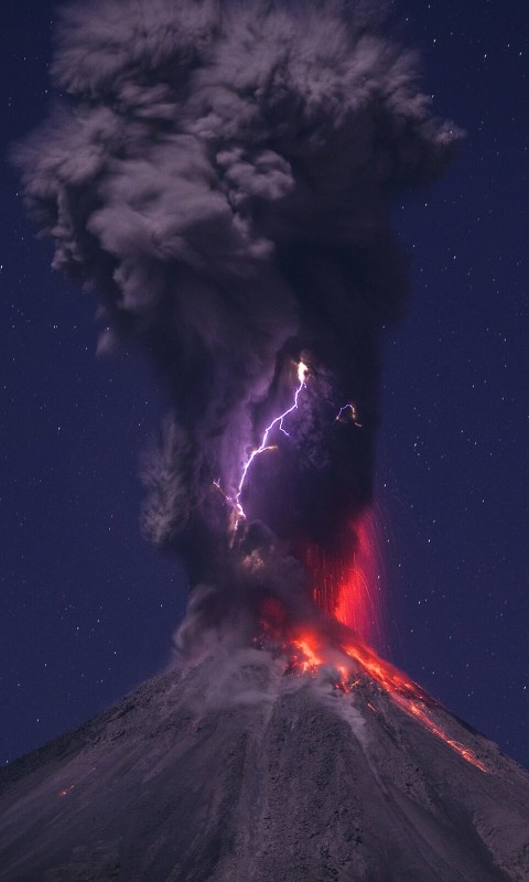 Volcanic Lightning Wallpaper for SAMSUNG Galaxy S3 Mini