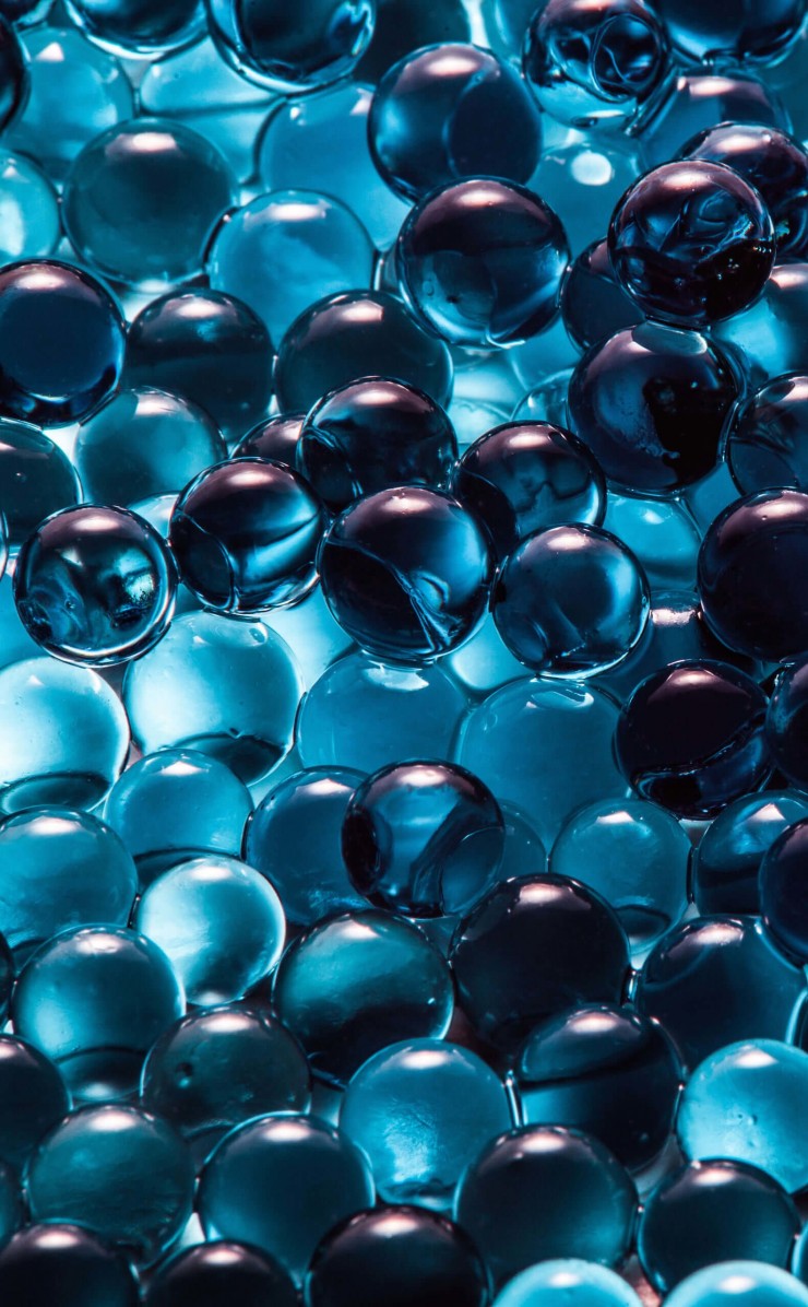 Water Beads Wallpaper for Apple iPhone 4 / 4s