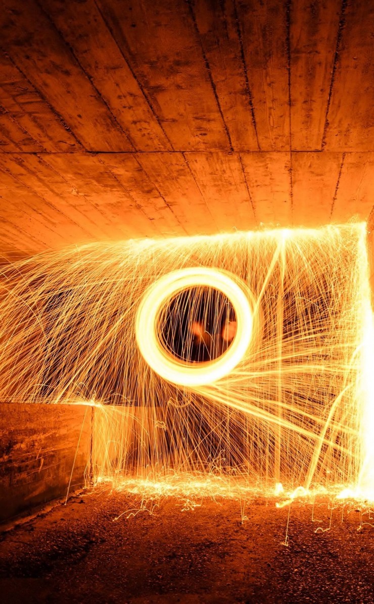 Wire Wool Long Exposure Wallpaper for Apple iPhone 4 / 4s