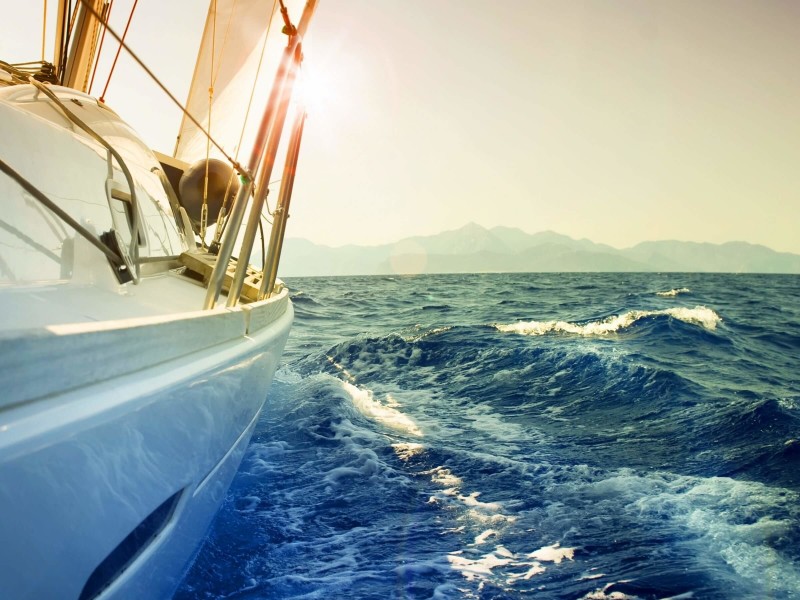 Yacht Sailing Downwind at Sunset Wallpaper for Desktop 800x600