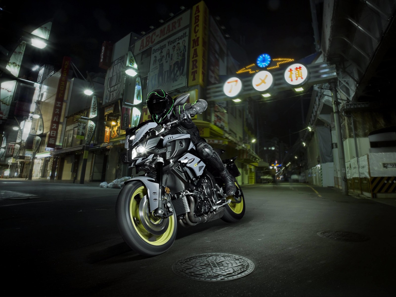Yamaha MT-10 Superbike Wallpaper for Desktop 1600x1200