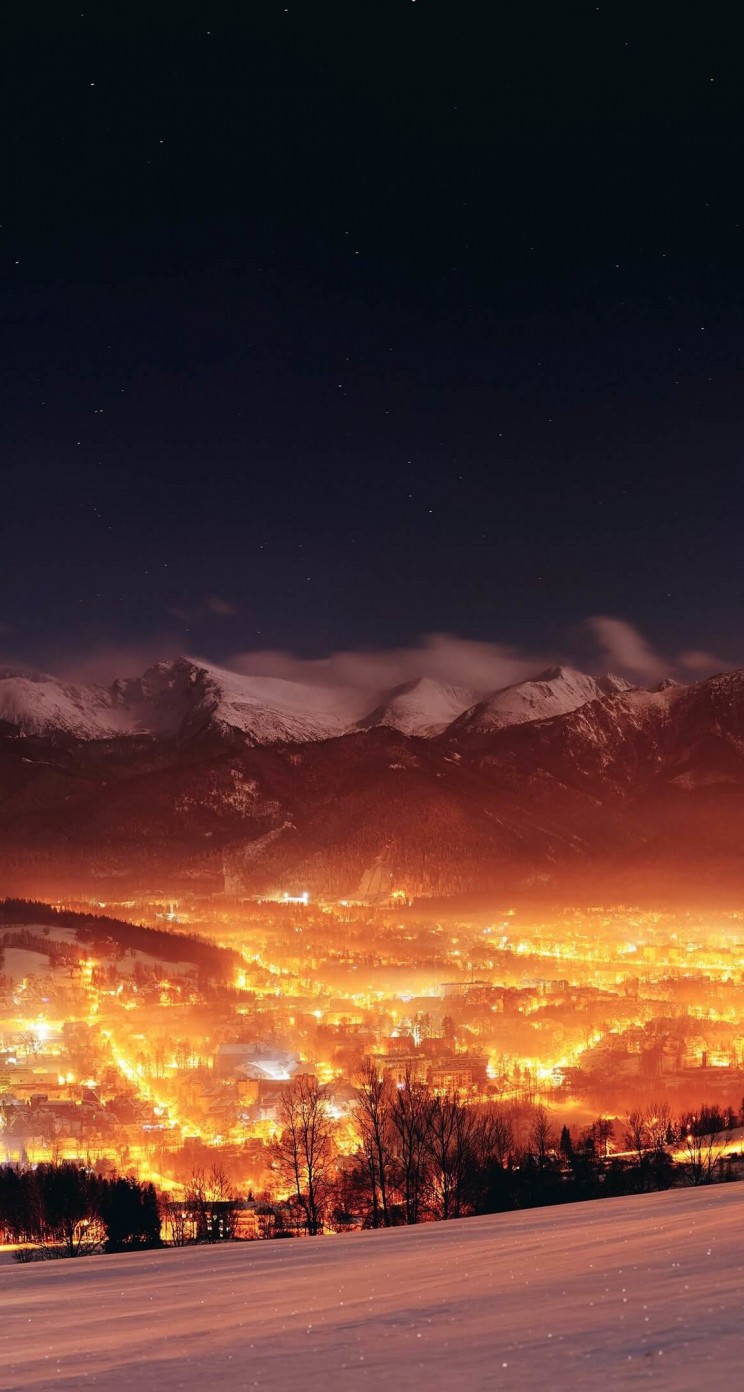 Zakopane City At Night - Poland Wallpaper for Apple iPhone 5 / 5s